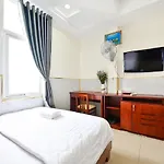 An Binh 2 Hotel Near Dam Sen Park