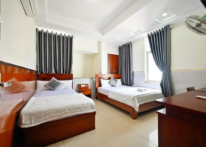 An Binh 2 Hotel Near Dam Sen Park